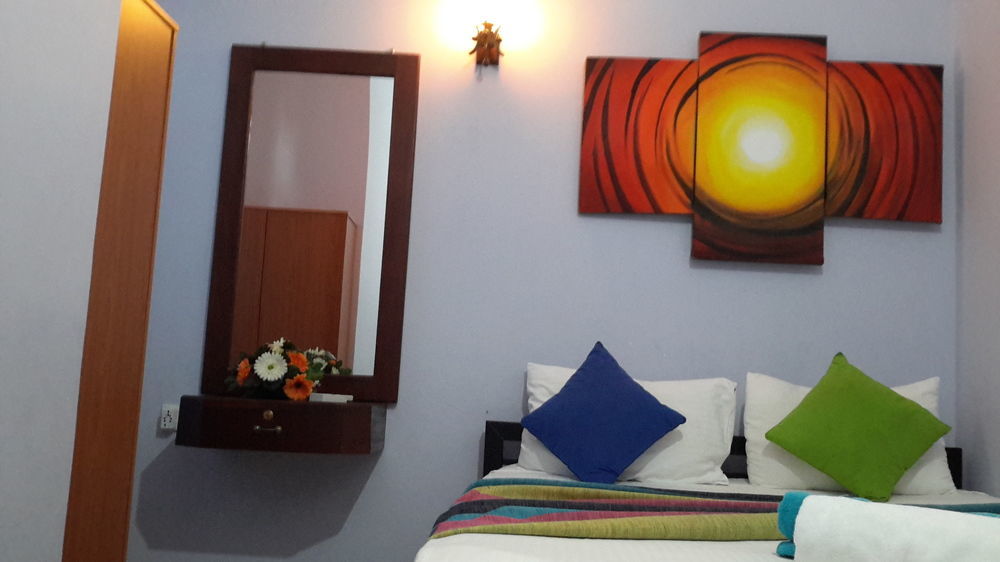 Milano Residencies Hotel Negombo Buitenkant foto